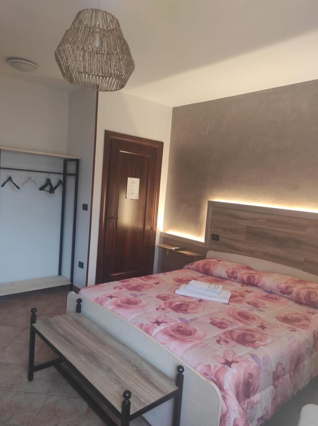 B&B Gli Amici Del Tubarello Розето дели Абруци Екстериор снимка