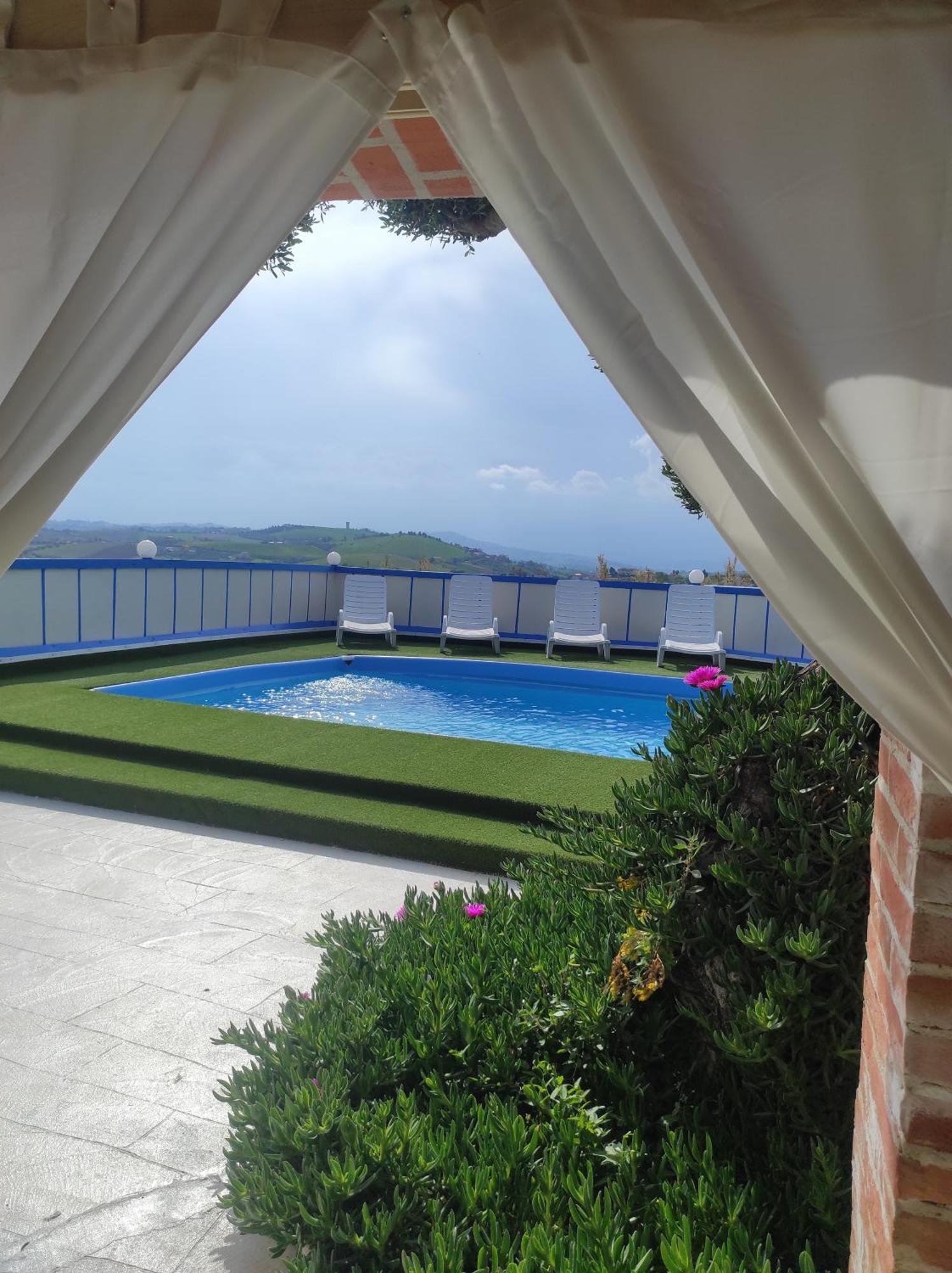 B&B Gli Amici Del Tubarello Розето дели Абруци Екстериор снимка